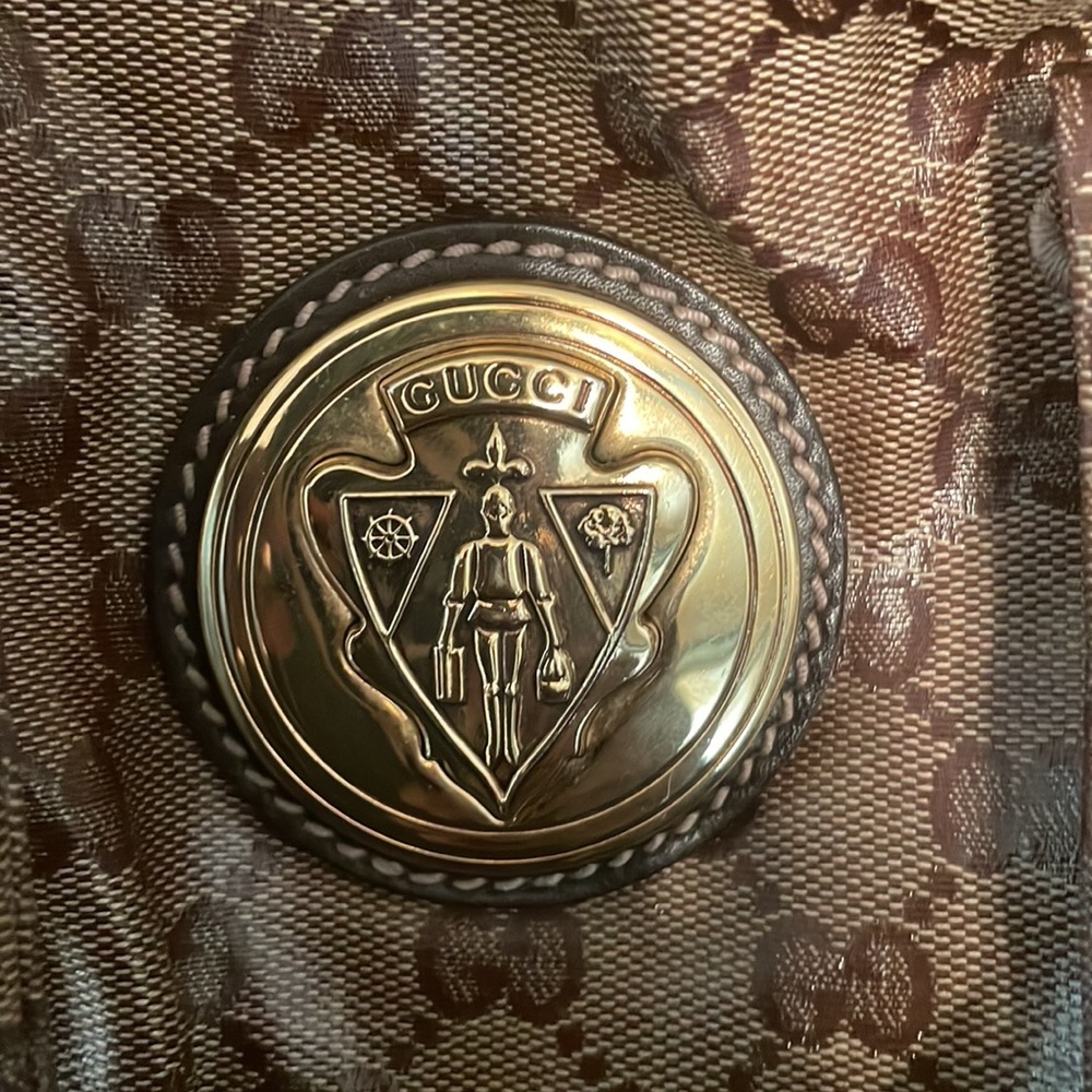GUCCI PURSE!